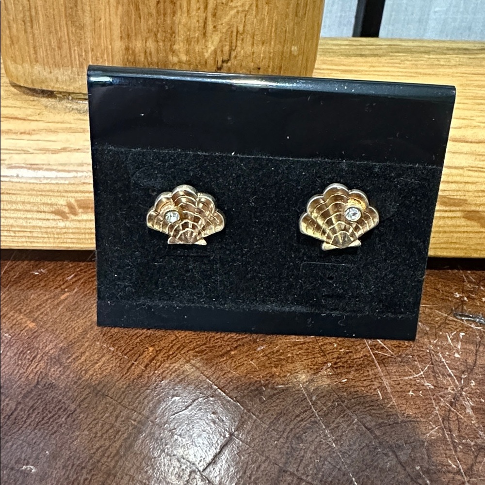 Gold Tone Scallop Post Earrings Crystals  Cape Cod Gift 🎁 wrapped